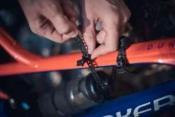 Fidlock TWIST Uni Base - Zwart -Sportfiets Onderdelen 09620 fidlock TWIST uni base outdoor 06 scaled