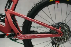 Dyedbro Beschermingsset Voor Montuur - Lightning - Roze Mat -Sportfiets Onderdelen 26E8F9DC B647 401E ACE3 184267DA0802 1024x1024 2x