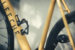 Aux Koolstof Bidonhouder -Sportfiets Onderdelen DSC08608 scaled