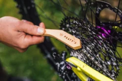 Peaty's Aandrijflijn Borstel -Sportfiets Onderdelen Drivetrain Brush In Use 3
